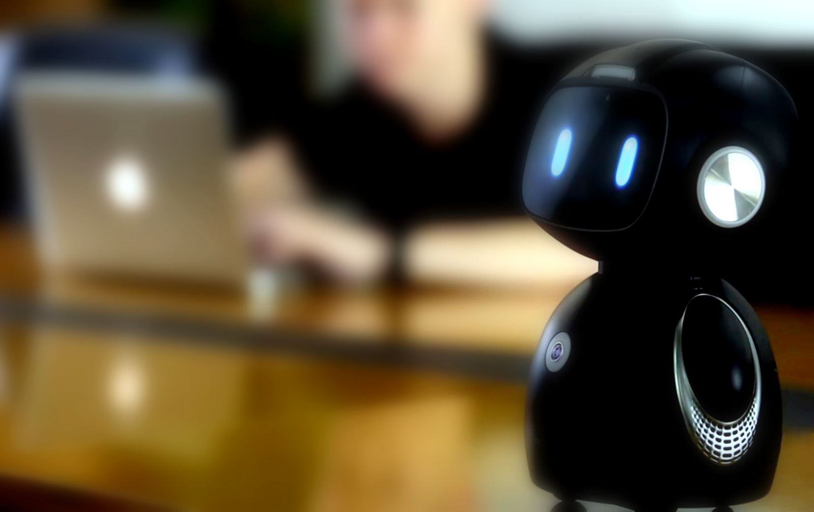 Omate Yumi Roboter Mit Alexa An Bord Ab 1511 Bei Indiegogo